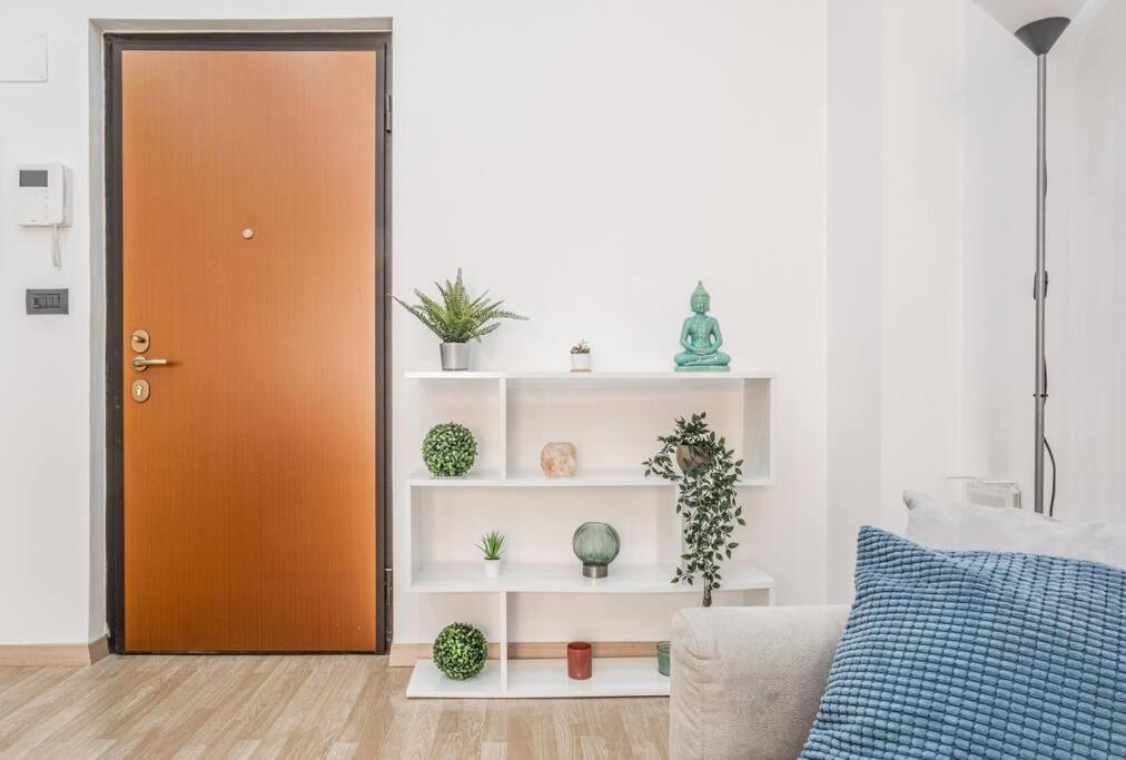 Artistic House Navigli-Duomo Netflix & Design Apartment Milan Exterior photo